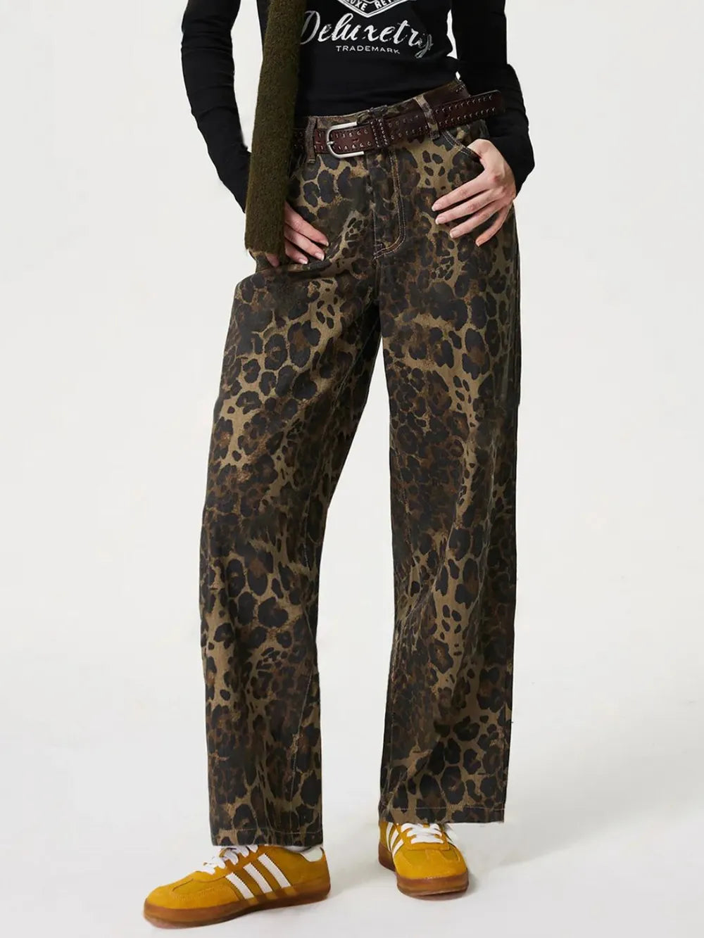 Jeans Rectos con Estampado de Leopardo – Estilo Retro