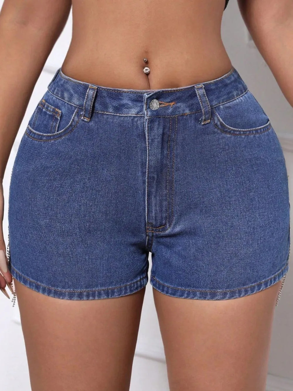 Shorts de Denim con Flecos en la Espalda y Bolsillos