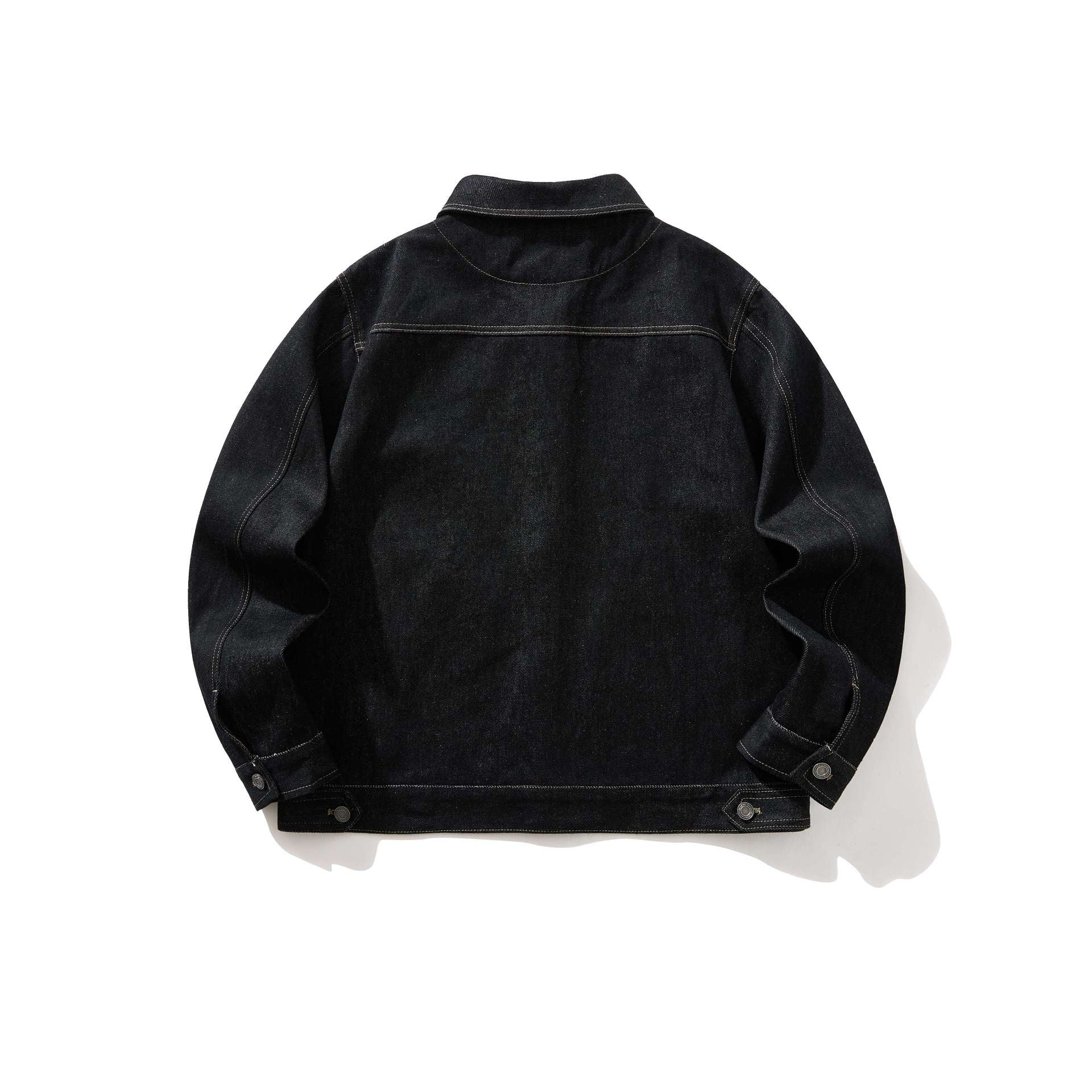 Chaqueta de Jean Negro para Hombre – Estilo Urbano con Detalles Remachados